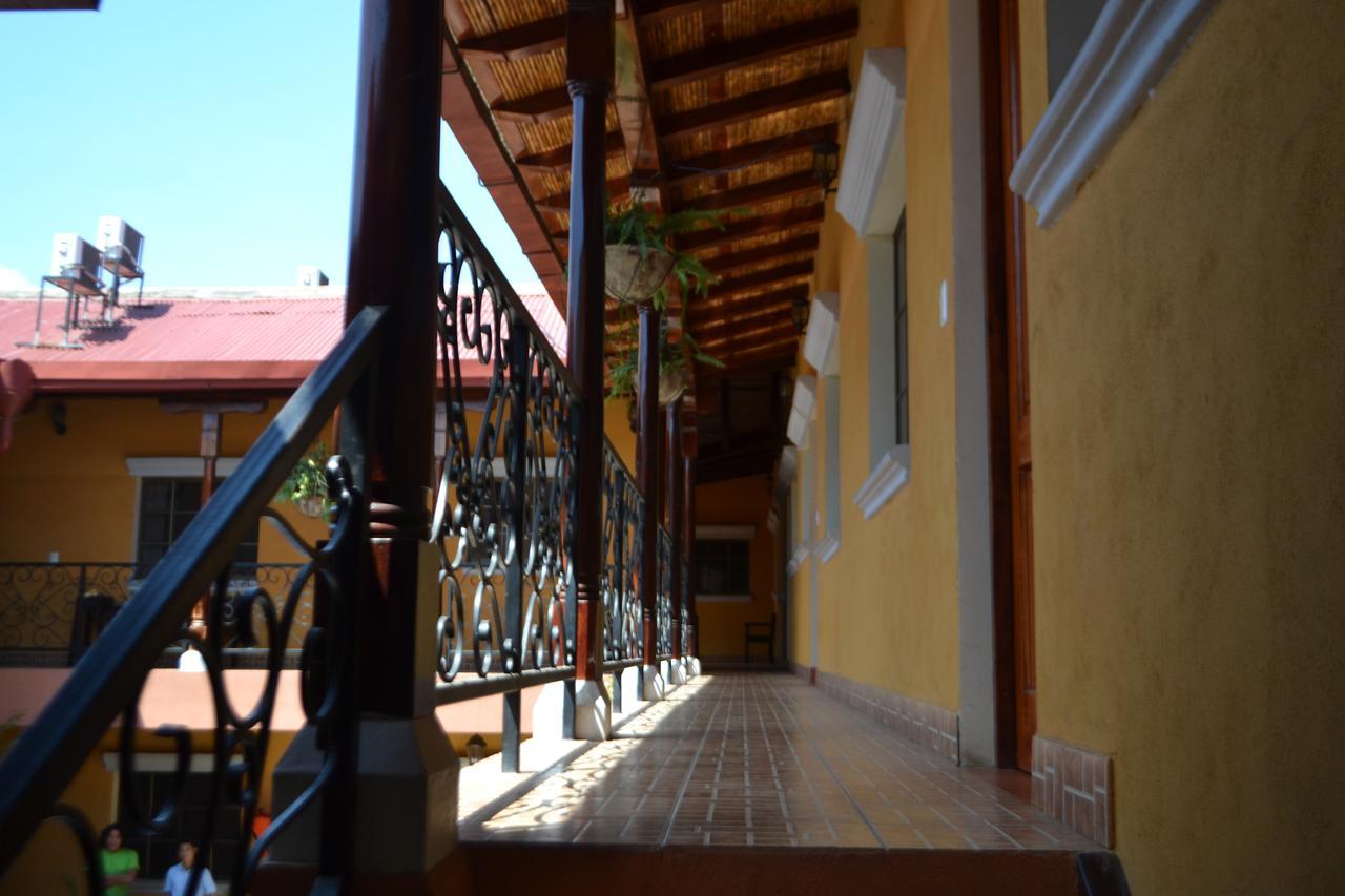 Fullmoon Hotel Гранада Экстерьер фото
