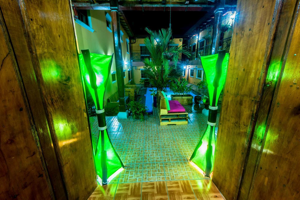Fullmoon Hotel Гранада Экстерьер фото